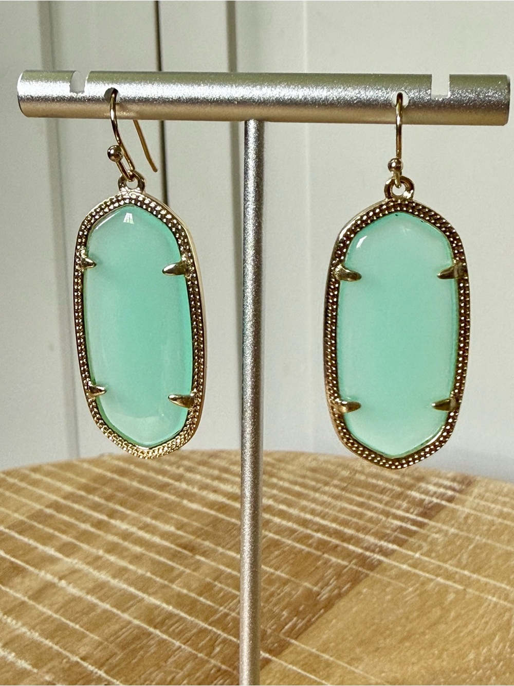 BNWOT - Kendra Scott Elle Earrings - Gold/Mint Green